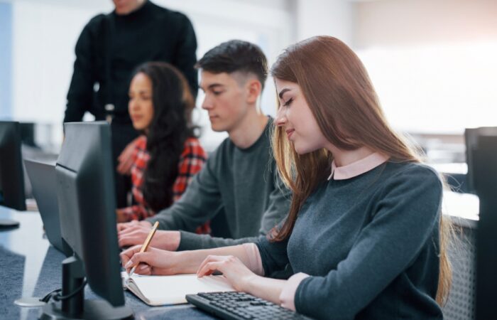 Screenshot_8-12-2025_154413_www.freepik.com